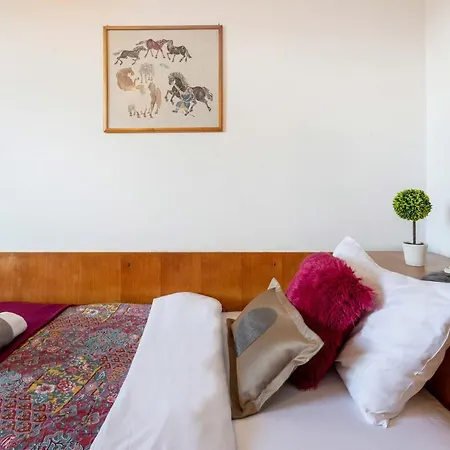 Appartement Cozy, Spacious & Sunny In Heart Of City Center Ljubljana