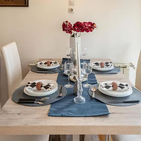 Cozy, Spacious & Sunny In Heart Of City Center Appartement *