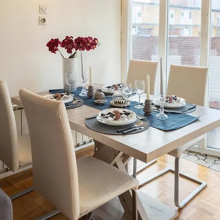 Appartement Cozy, Spacious & Sunny In Heart Of City Center Ljubljana